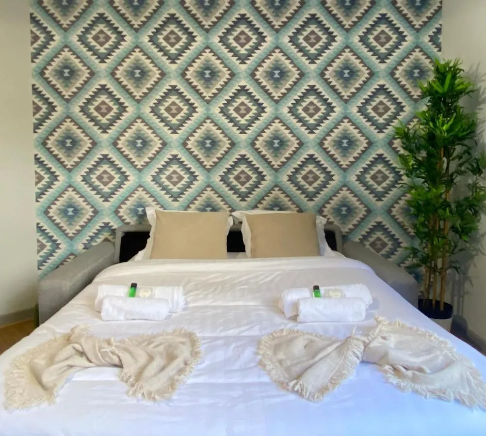 1607B - Wonderful Apartment With Terrace On Garden Paris