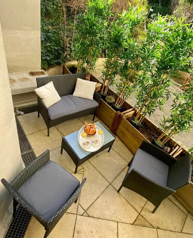 1607B - Wonderful Apartment With Terrace On Garden Paris