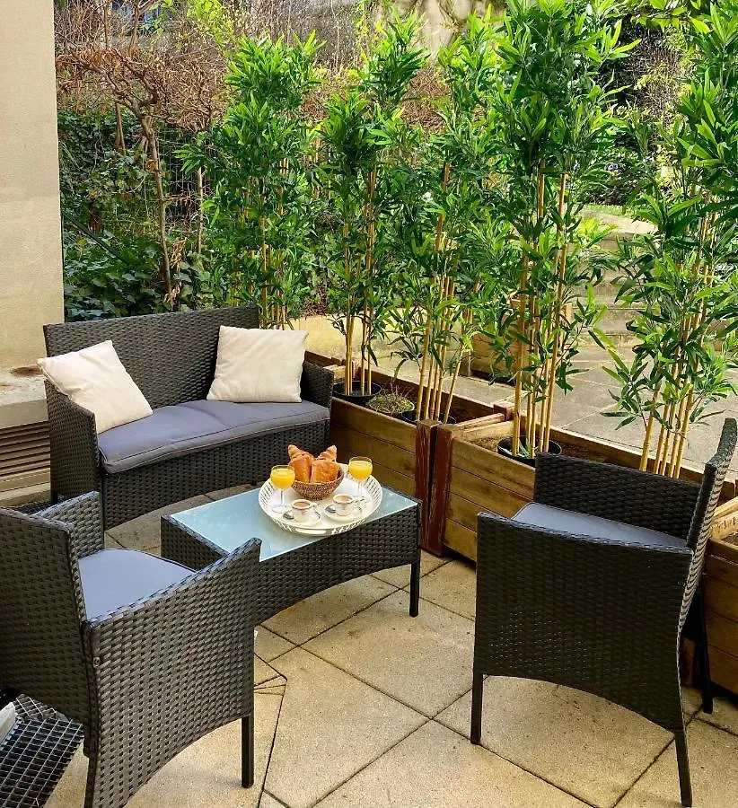1607B - Wonderful Apartment With Terrace On Garden París Francia