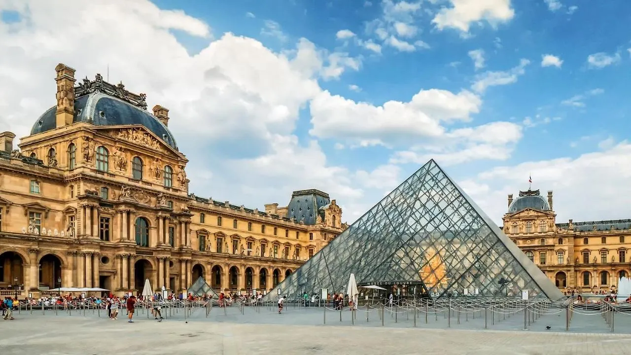 1607B - Wonderful Apartment With Terrace On Garden París Francia