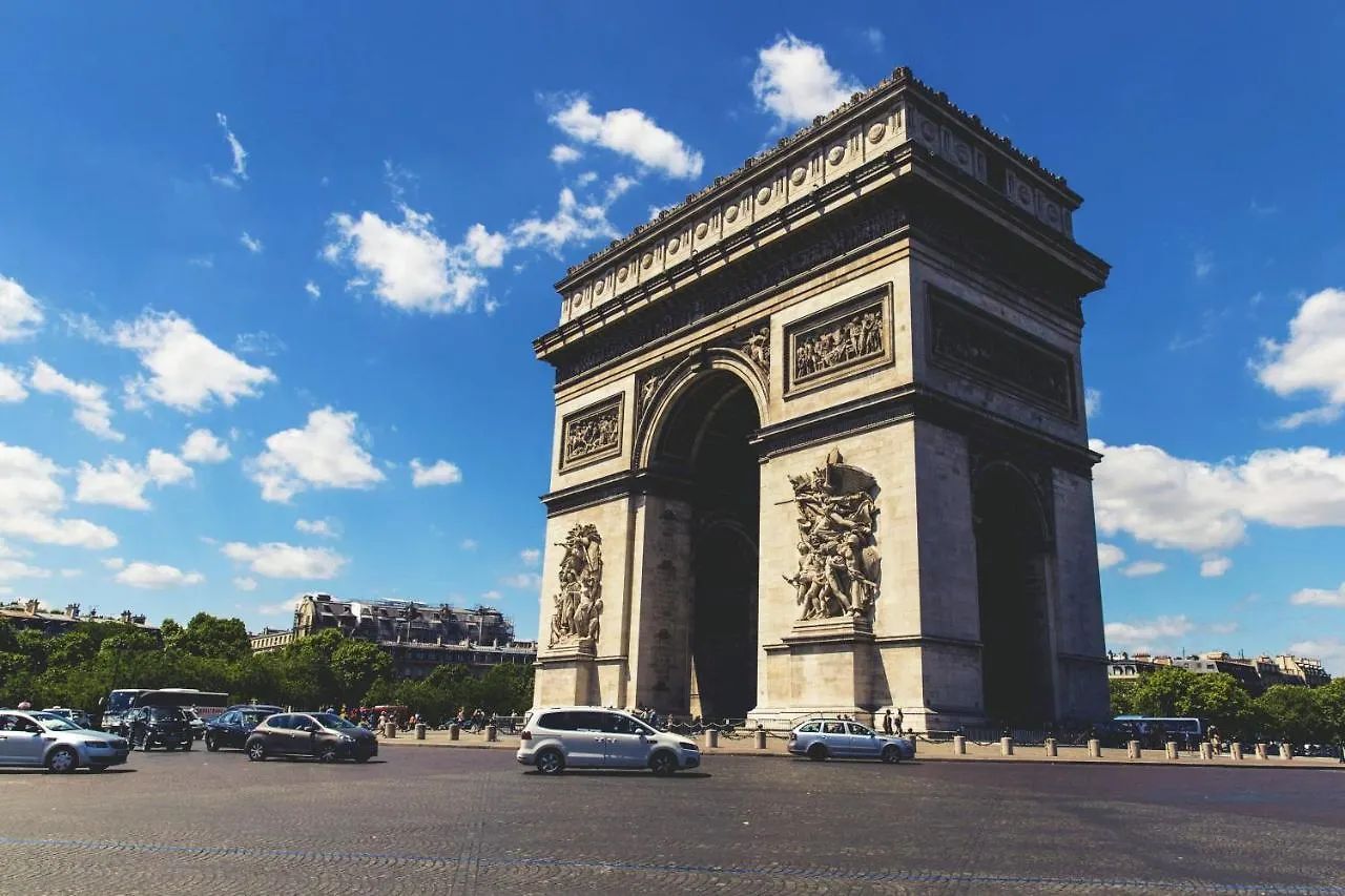 1607B - Wonderful Apartment With Terrace On Garden París 0*,  Francia